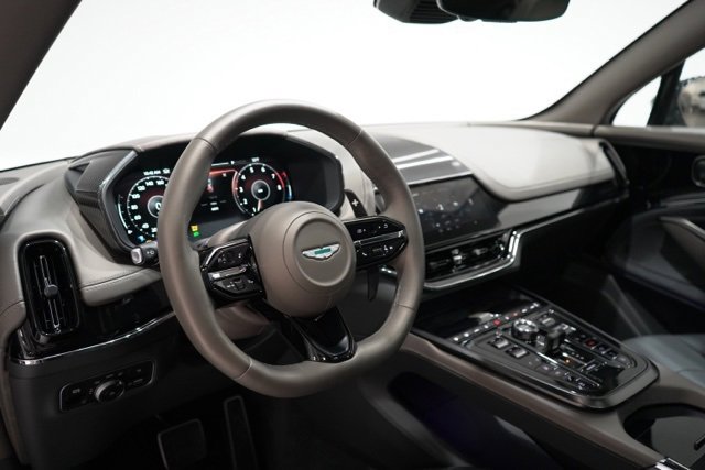 Used 2025 Aston Martin DBX 707 image 19
