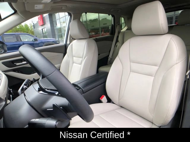Certified 2025 Nissan Rogue SL w/ SL Premium Package AWD/4WD image 12