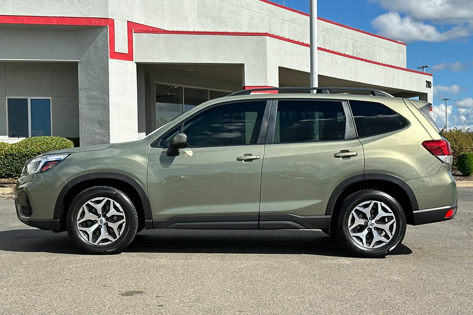 Used 2021 Subaru Forester Premium w/ Popular Package #1 AWD/4WD image 9