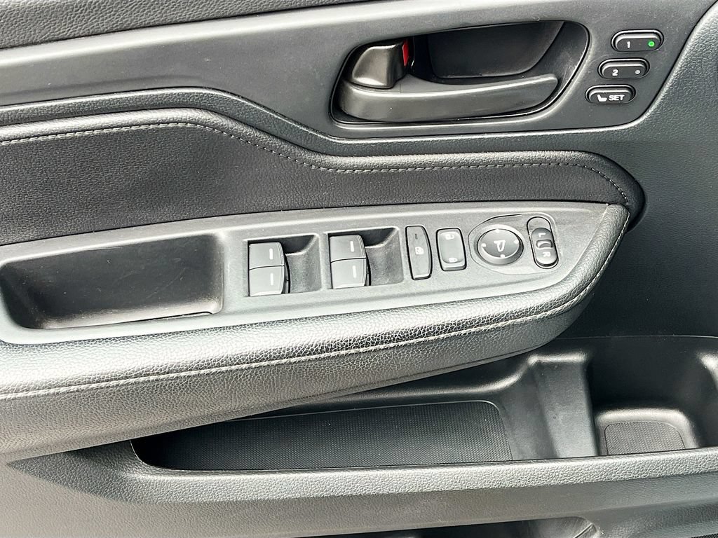 Used 2023 Honda Odyssey Sport image 17