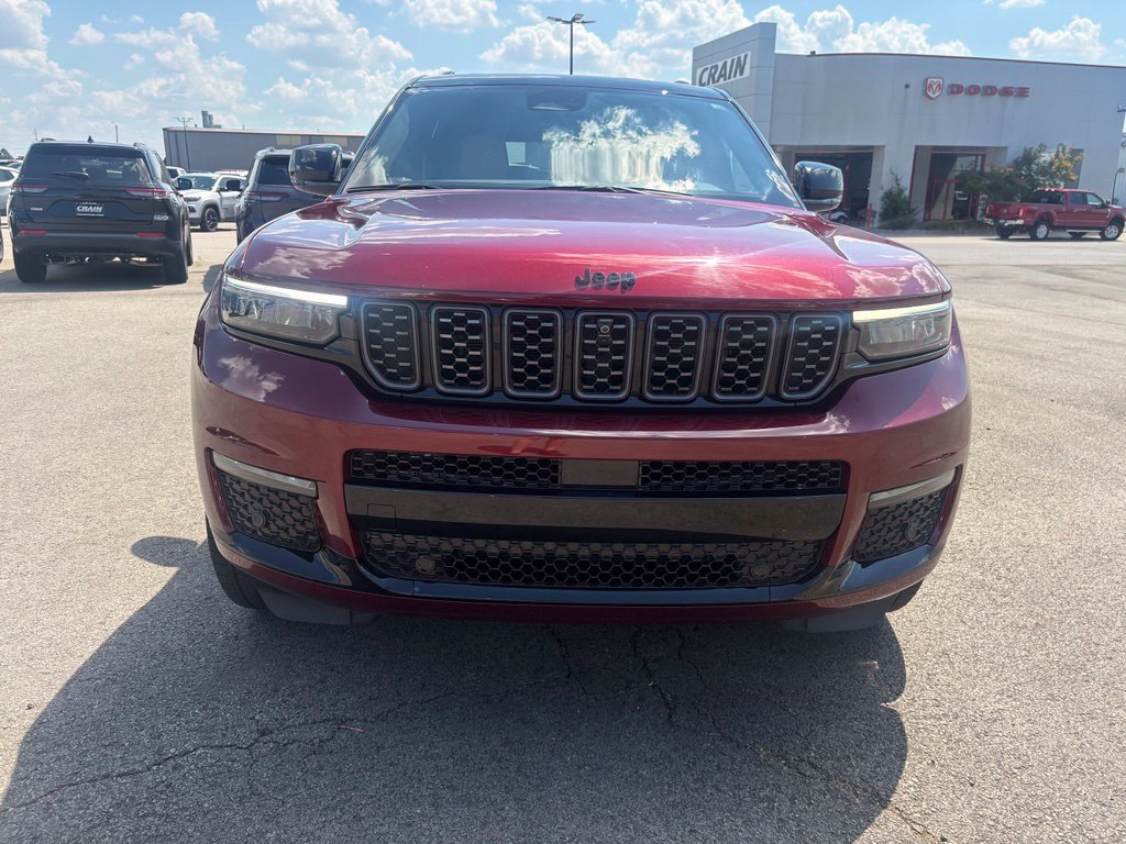 Used 2024 Jeep Grand Cherokee L Summit AWD/4WD image 2