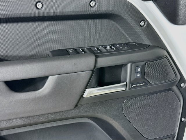 Used 2025 Land Rover Defender 110 S AWD/4WD image 20