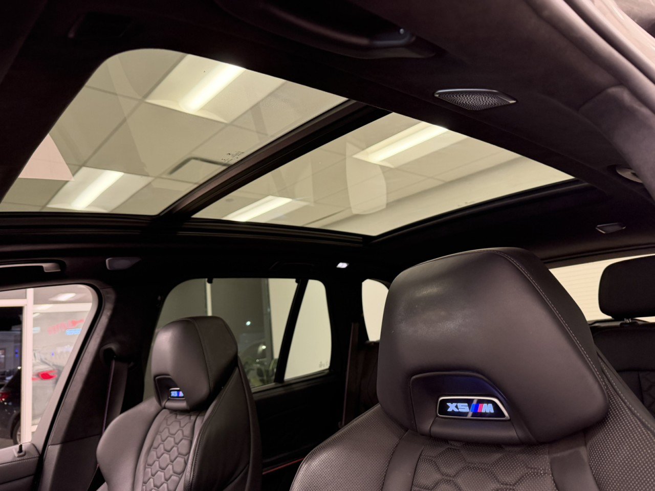 Used 2020 BMW X5 M Competition w/ Executive Package image 38