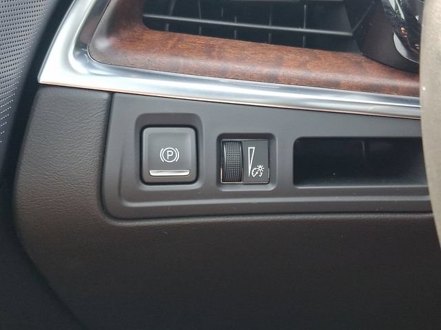 Certified 2024 Cadillac XT5 Sportv AWD/4WD image 27