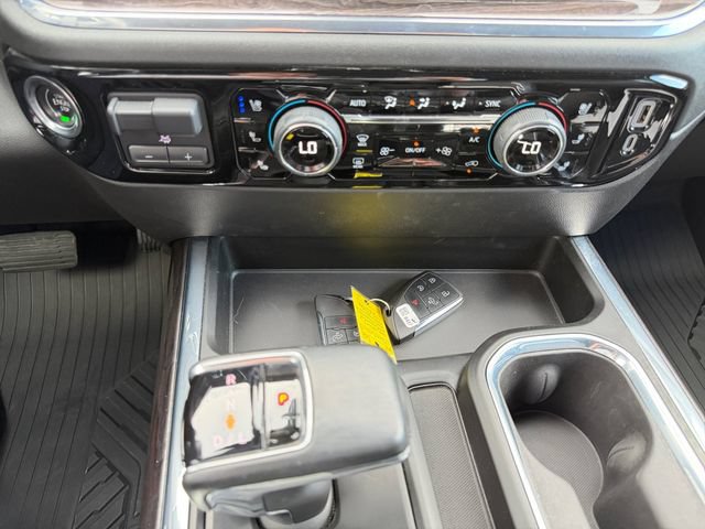 Used 2024 Chevrolet Silverado 1500 LTZ AWD/4WD image 31