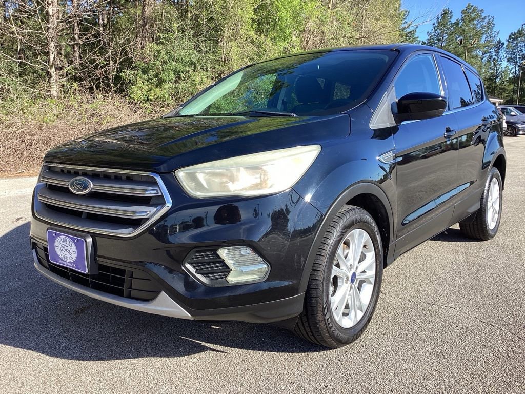 Used 2017 Ford Escape SE image 3
