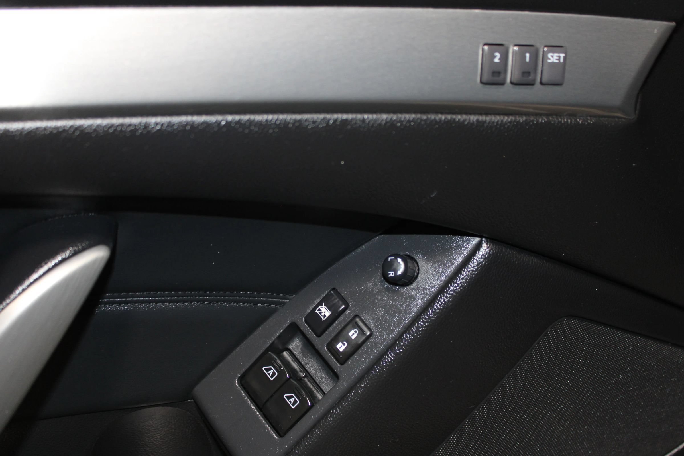 Used 2011 INFINITI G37 Journey w/ Premium Pkg RWD image 9
