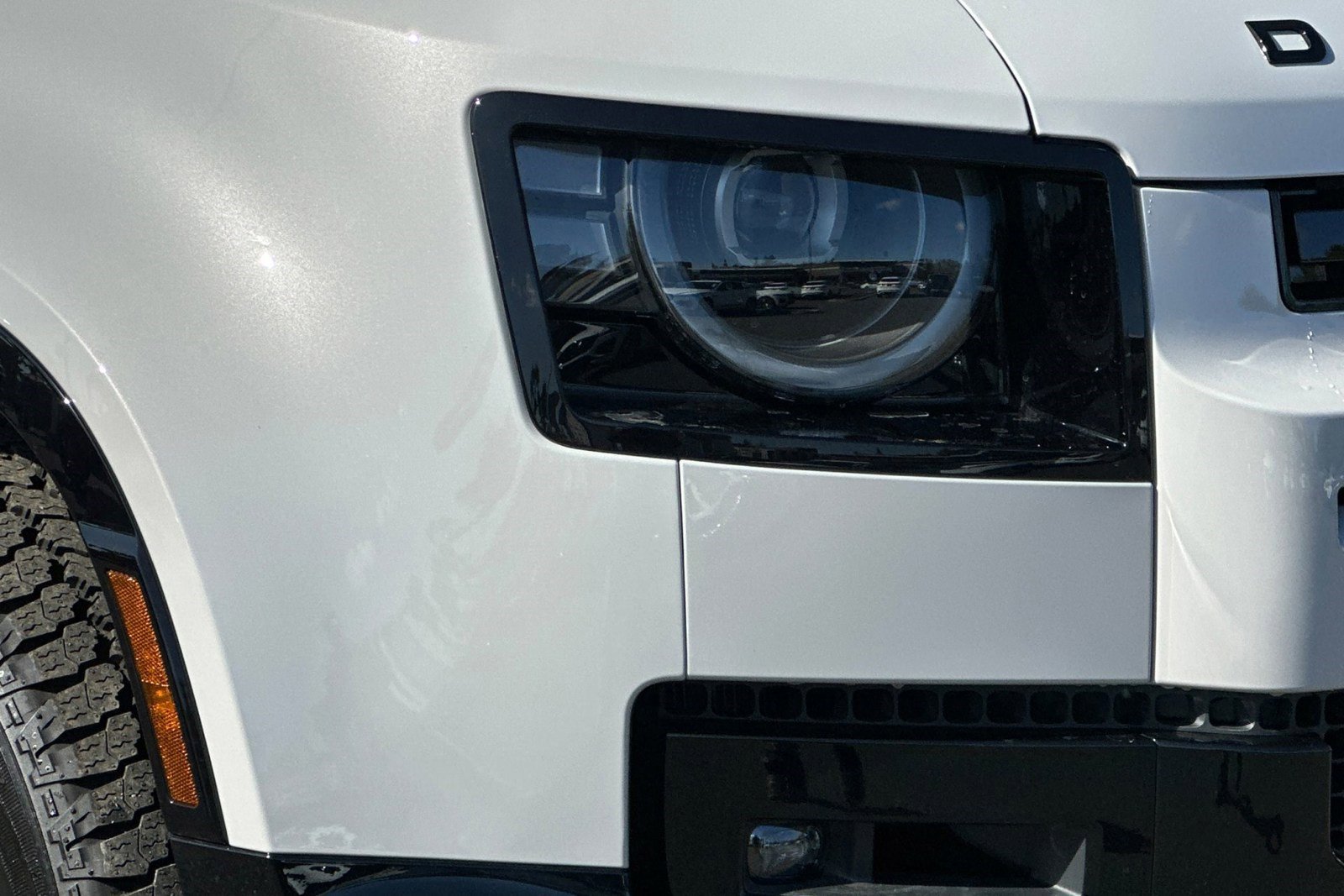 New 2026 Land Rover Defender 130 X-Dynamic SE image 12