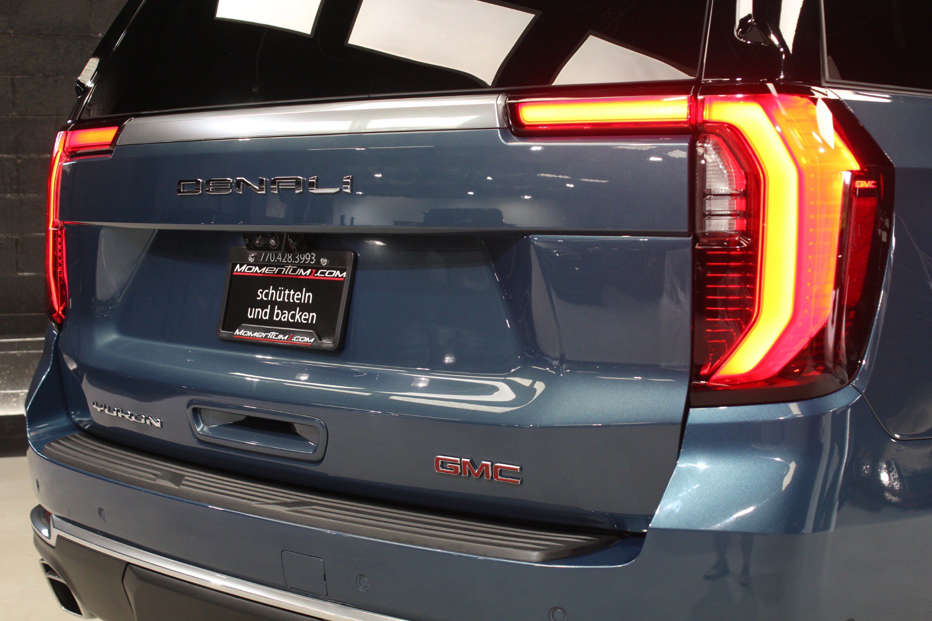 Used 2025 GMC Yukon Denali w/ Denali Reserve Package AWD/4WD image 17