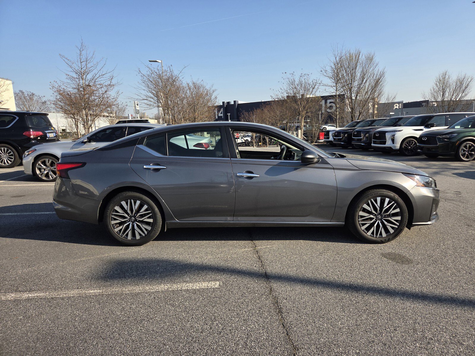 Used 2024 Nissan Altima 2.5 SV image 5