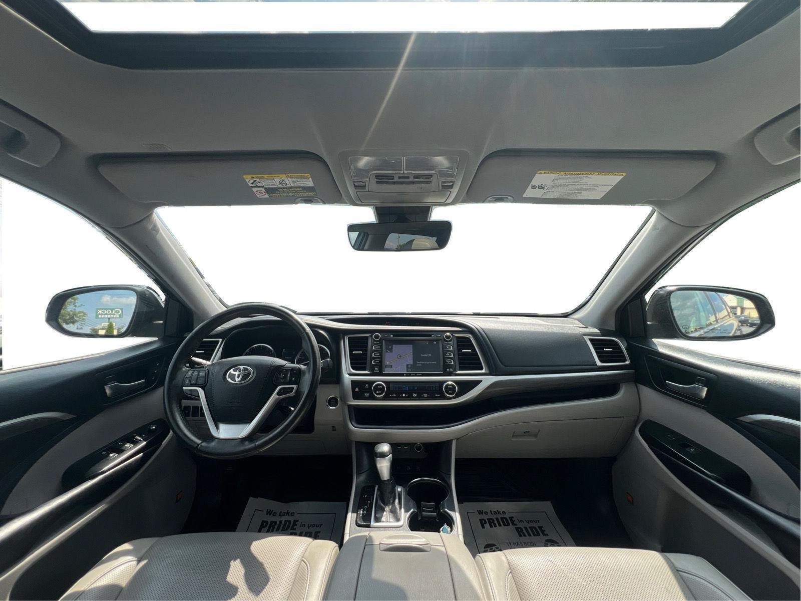 Used 2019 Toyota Highlander Limited AWD/4WD image 8