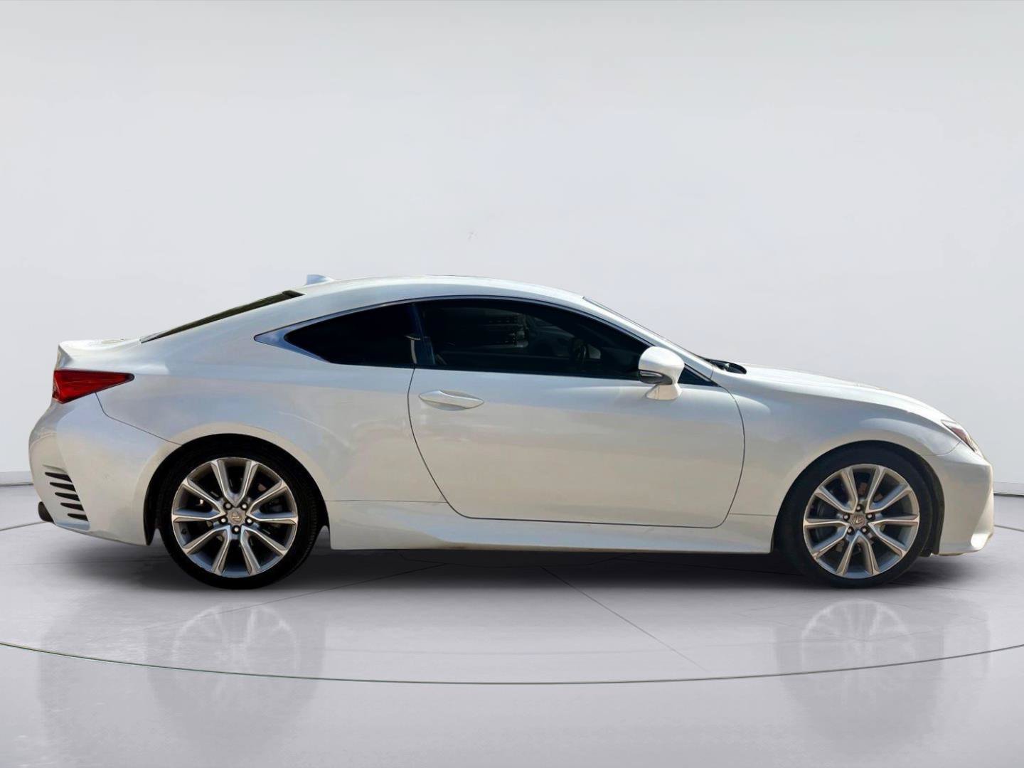 Used 2016 Lexus RC 200t w/ Premium Package RWD image 2
