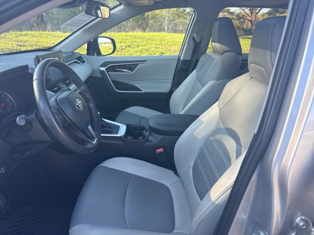 Used 2019 Toyota RAV4 XLE Premium image 17