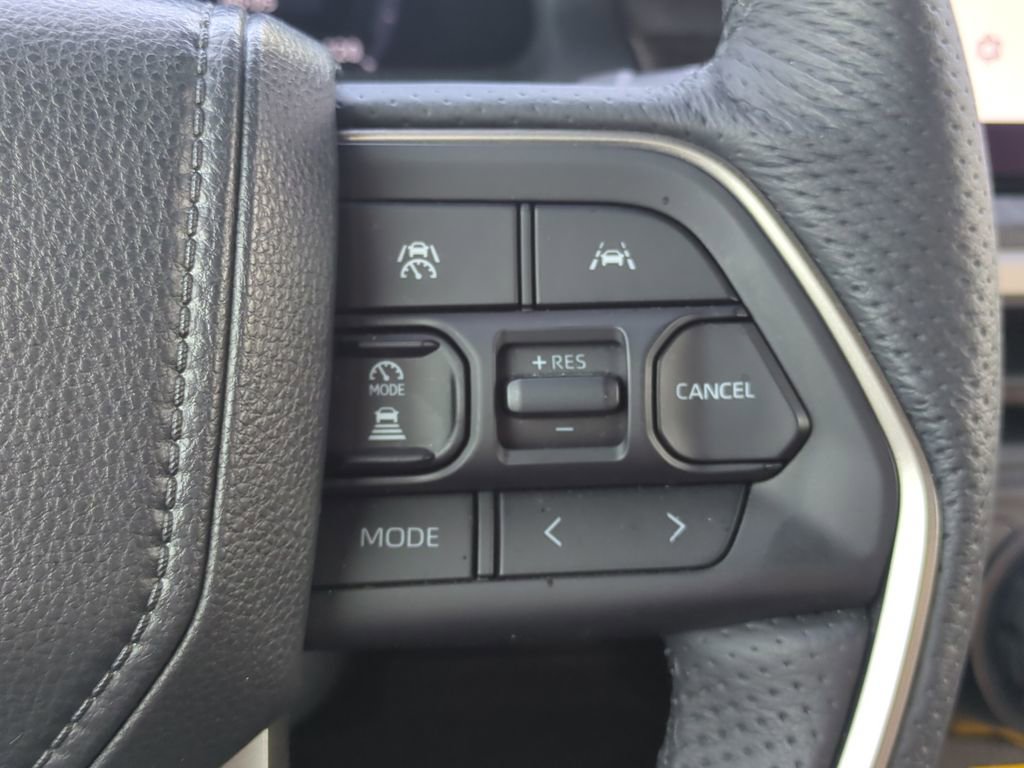 Used 2025 Toyota Tacoma Limited image 23