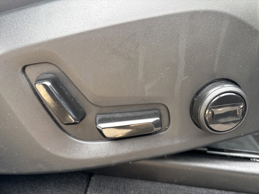 Certified 2025 Volvo XC90 B5 Plus image 42