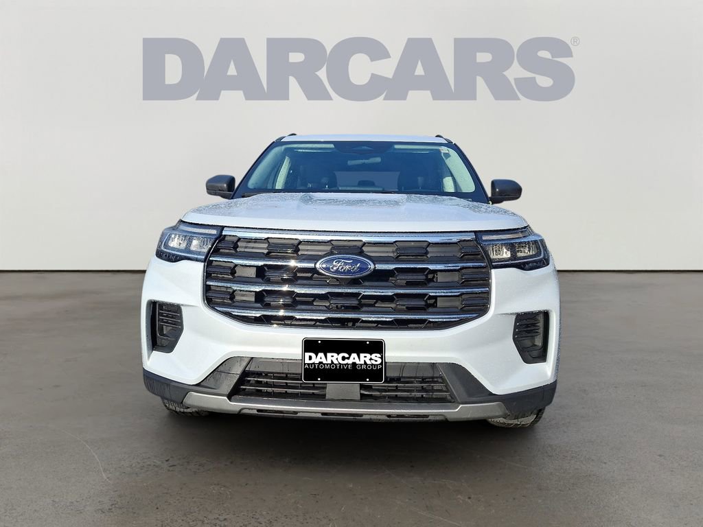 Used 2025 Ford Explorer Active image 2