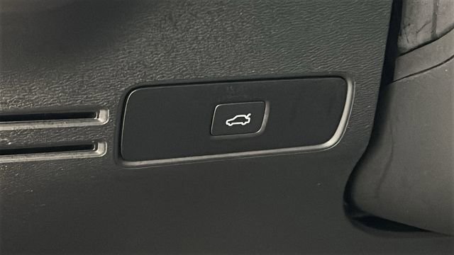 Used 2023 Volvo XC40 Recharge Plus AWD/4WD image 19