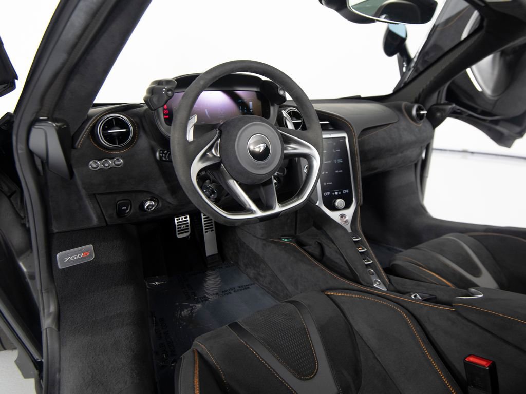 Used 2024 McLaren 750S Spider image 15