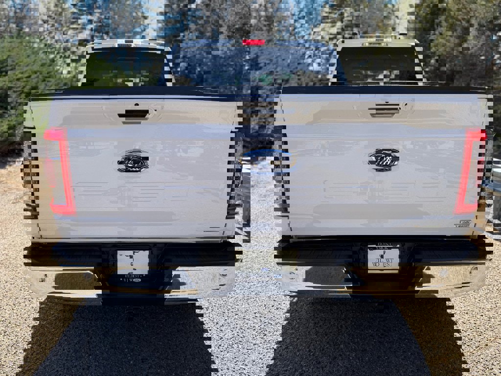 Used 2022 Ford F150 Lariat w/ Max Trailer Tow Package image 7