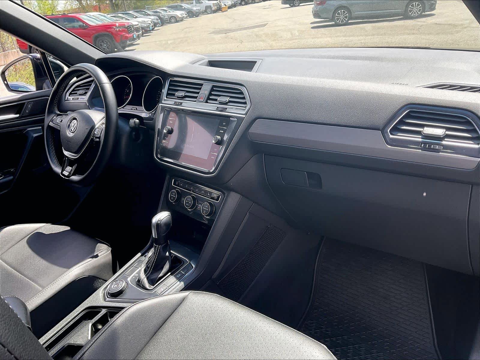 Used 2021 Volkswagen Tiguan SE R-Line AWD/4WD image 14