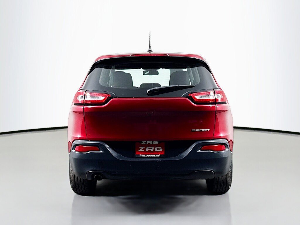 Used 2016 Jeep Cherokee Sport AWD/4WD image 4