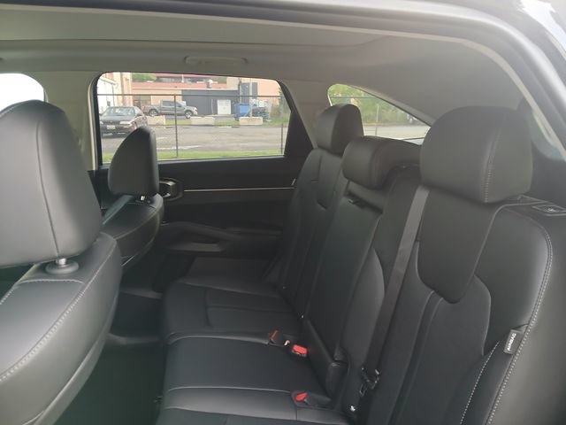 New 2026 Kia Sorento S w/ S Panoramic Sunroof Package FWD image 39