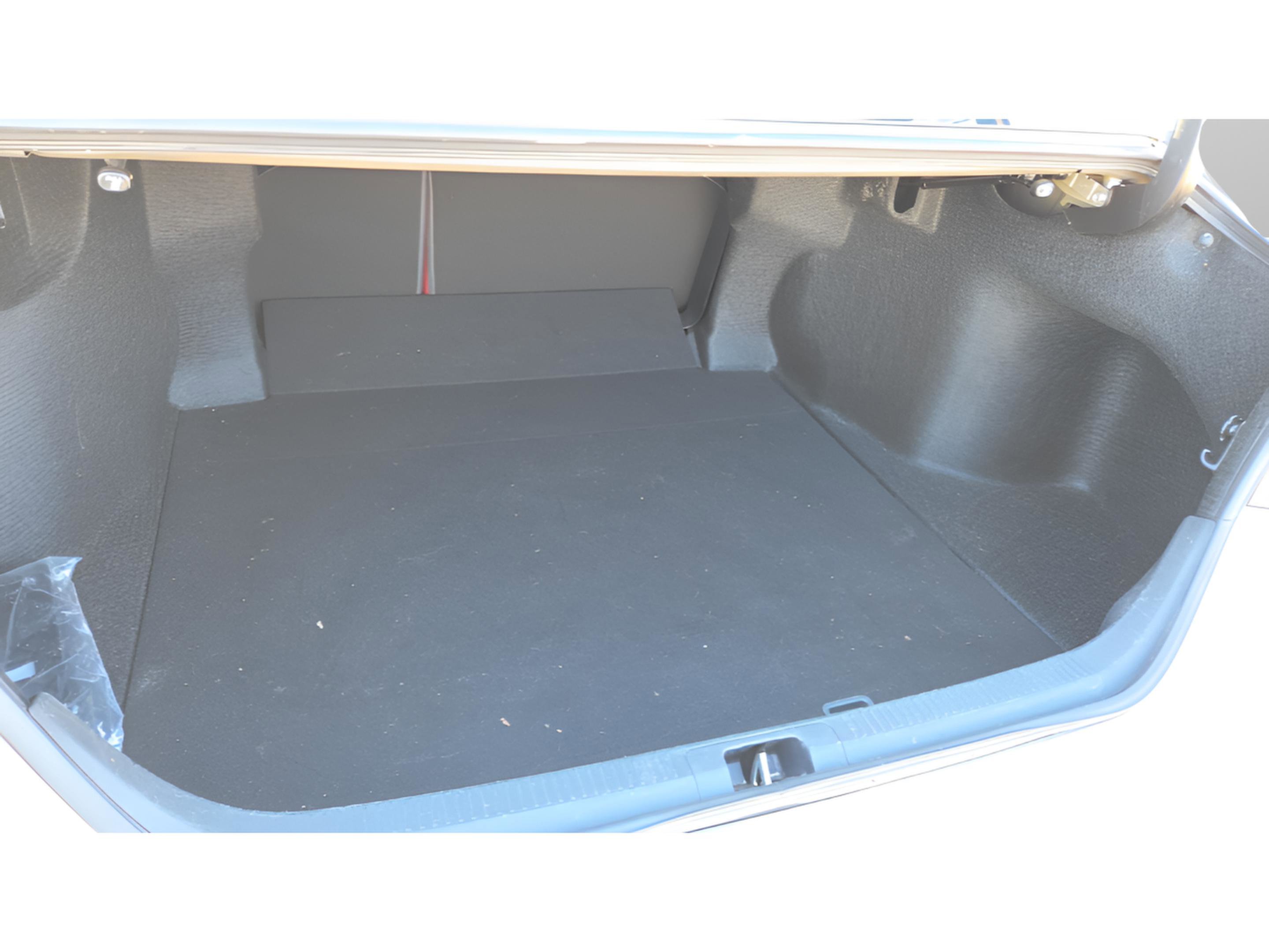 Used 2018 Toyota Camry XSE image 33