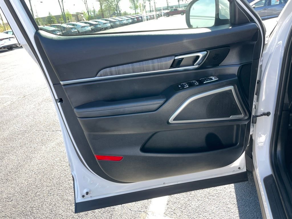 Used 2023 Kia Telluride EX w/ EX Captain's Chair Package image 23