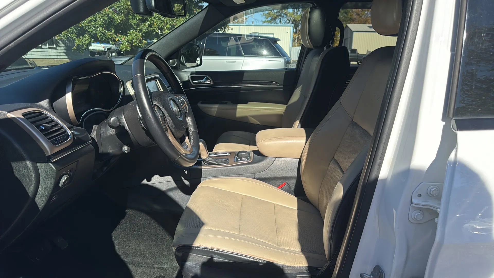 Used 2016 Jeep Grand Cherokee Limited 75th Anniversary image 10