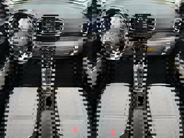 Used 2024 Hyundai Venue SEL image 11