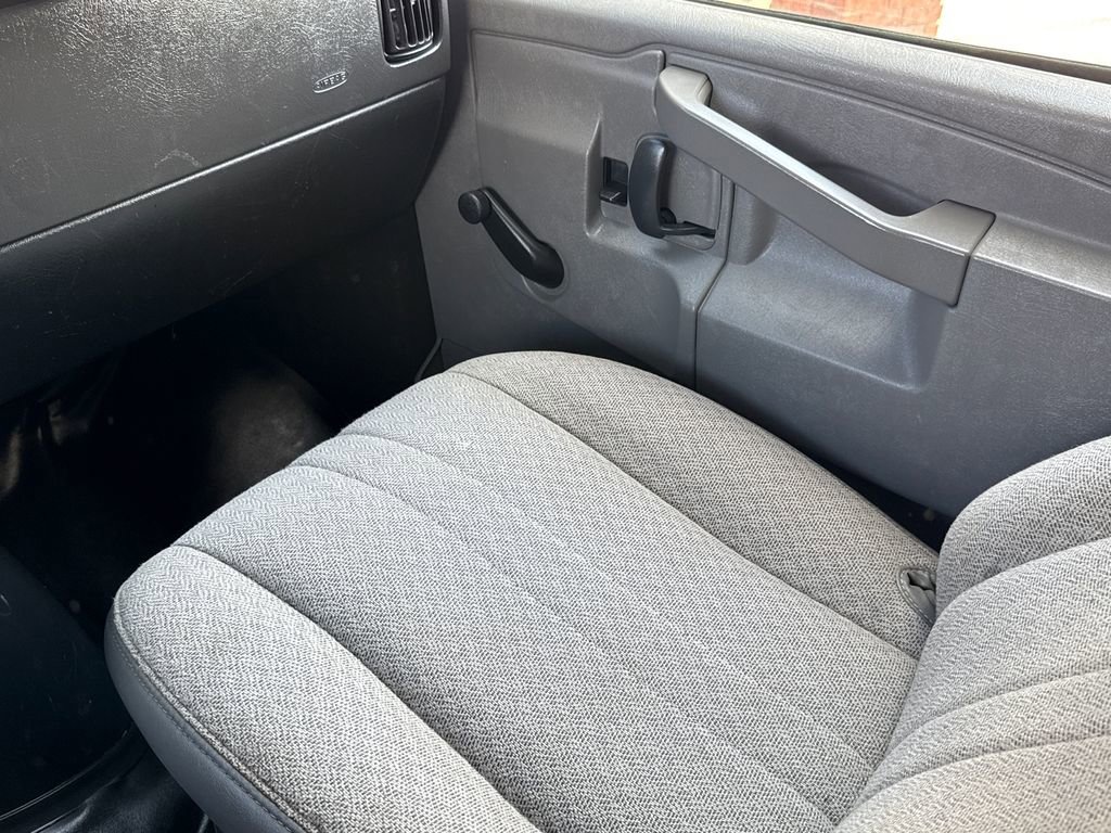 Used 2020 Chevrolet Express 3500 w/ Driver Convenience Package image 22