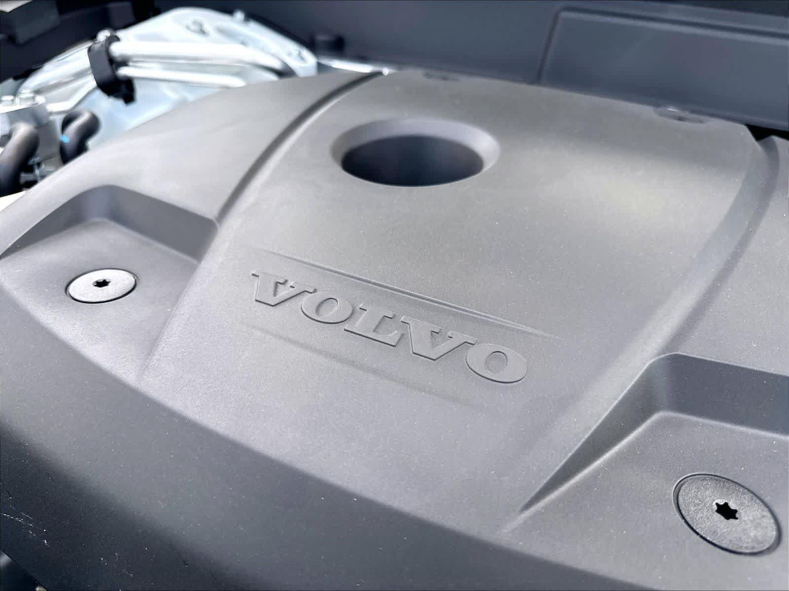 New 2026 Volvo XC60 T8 Plus AWD/4WD image 32