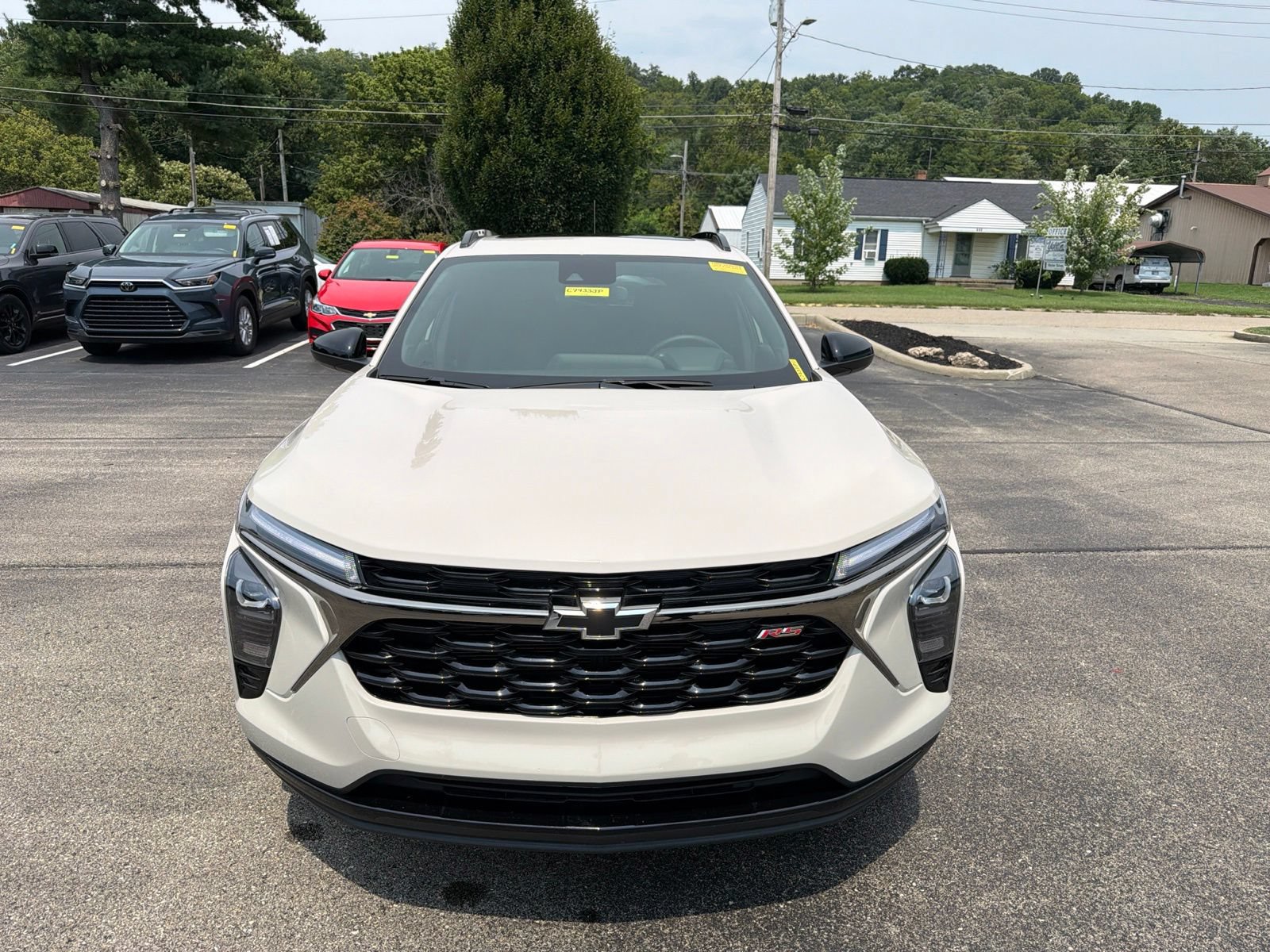 Used 2026 Chevrolet Trax RS w/ Sunroof Package FWD image 8