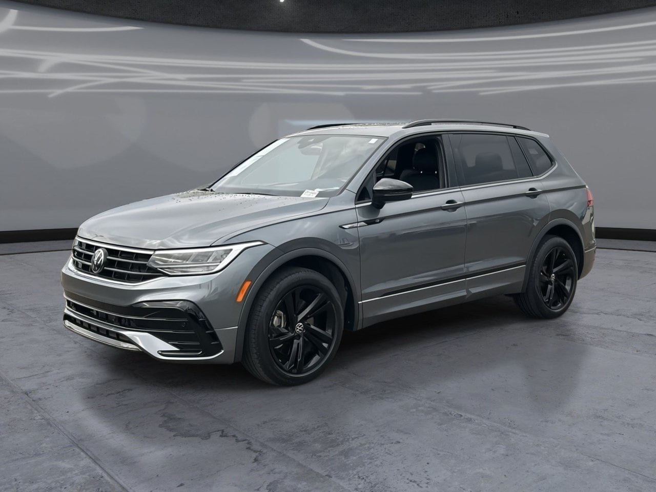 Used 2024 Volkswagen Tiguan SE R-Line