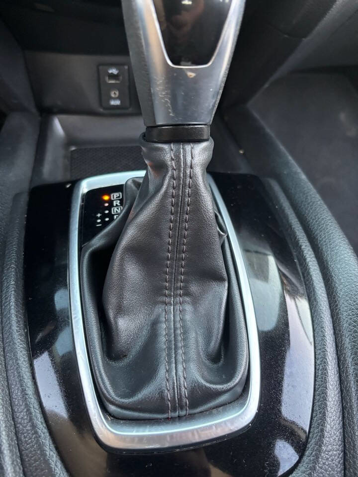 Used 2018 Nissan Rogue Sport SV image 16