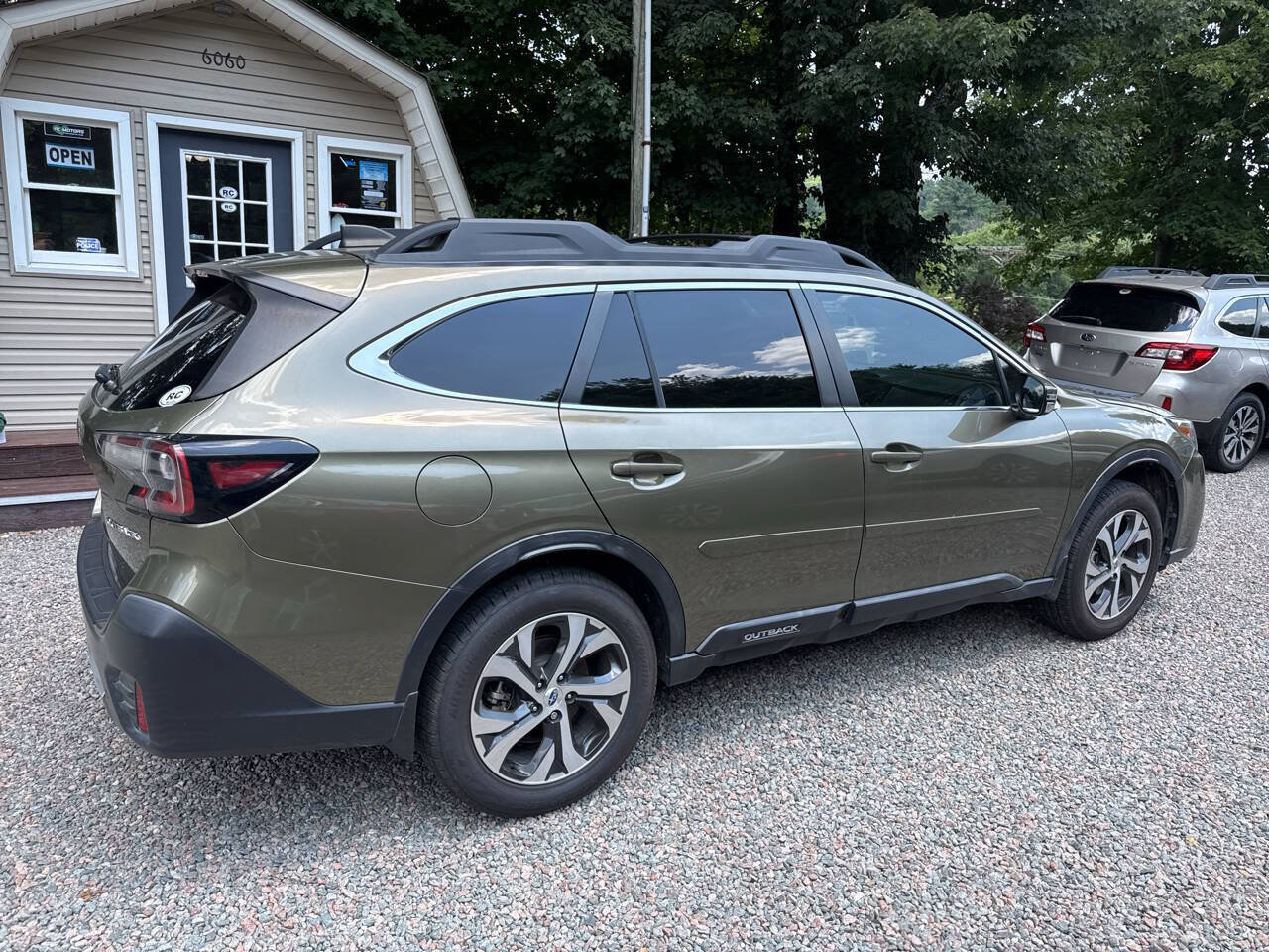 Used 2020 Subaru Outback Limited w/ Popular Package #2 AWD/4WD image 6
