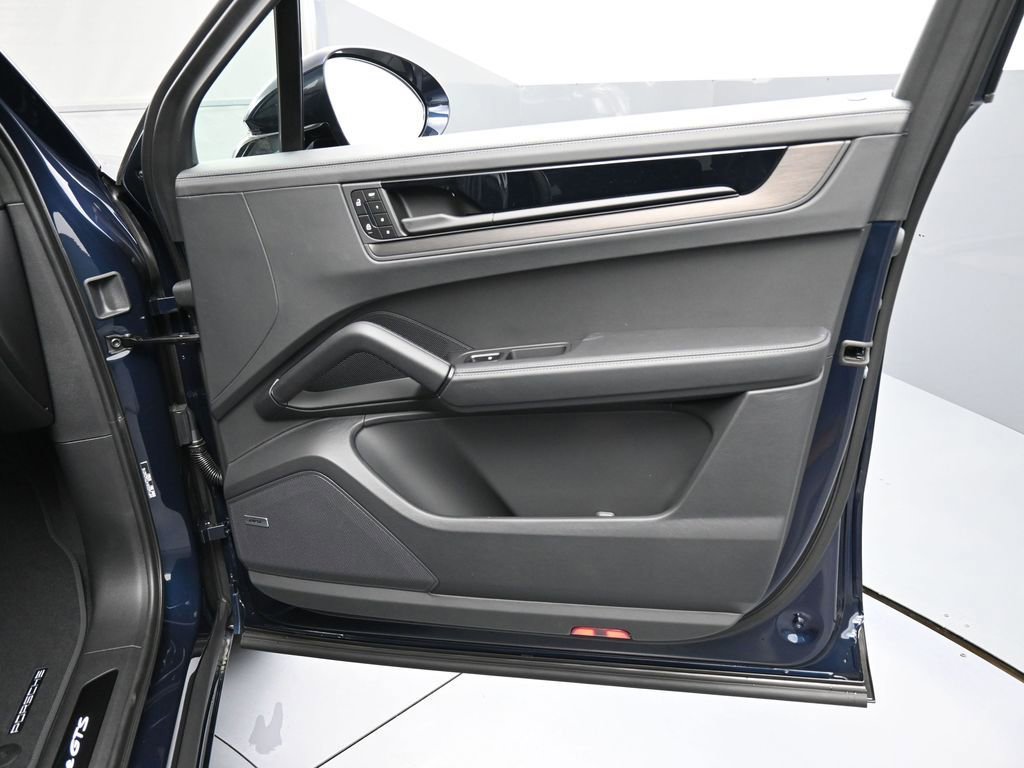 New 2026 Porsche Cayenne GTS image 30