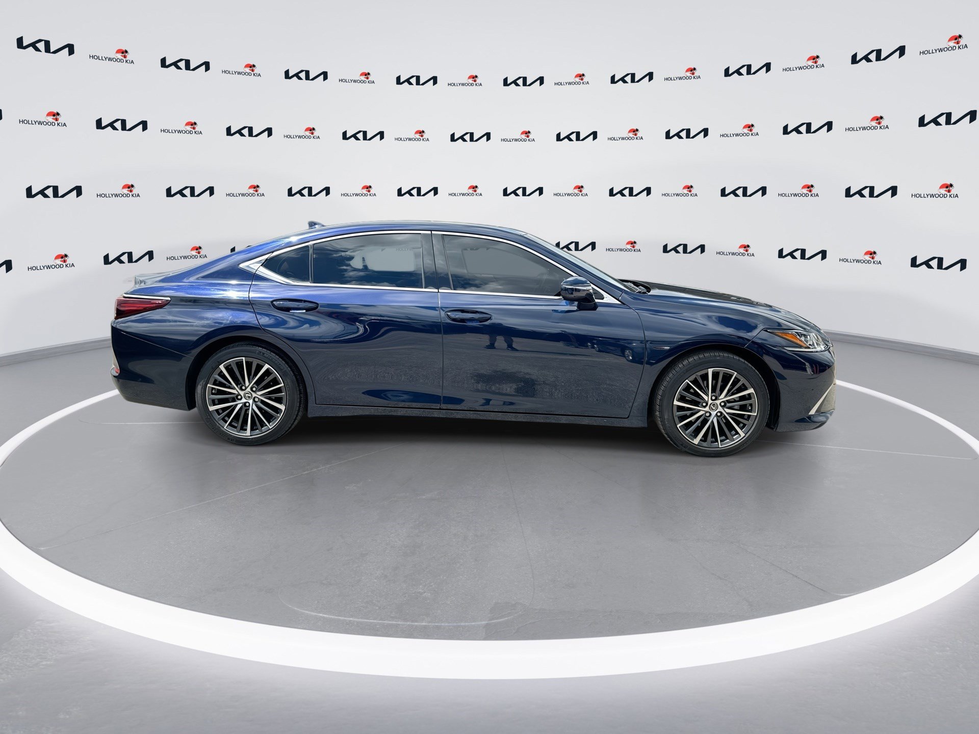 Used 2022 Lexus ES 350 w/ Premium Package image 9