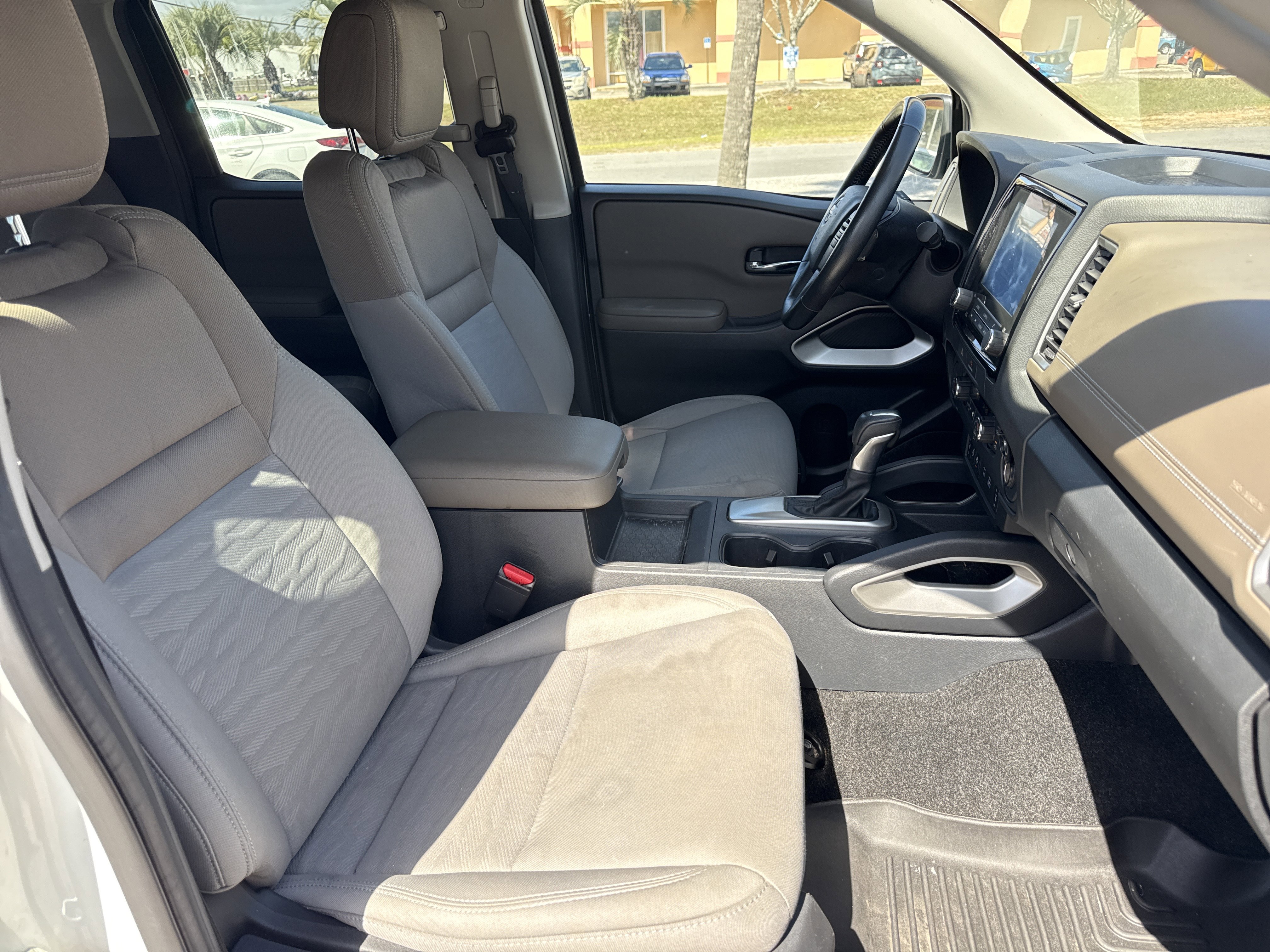 Used 2022 Nissan Frontier SV image 22