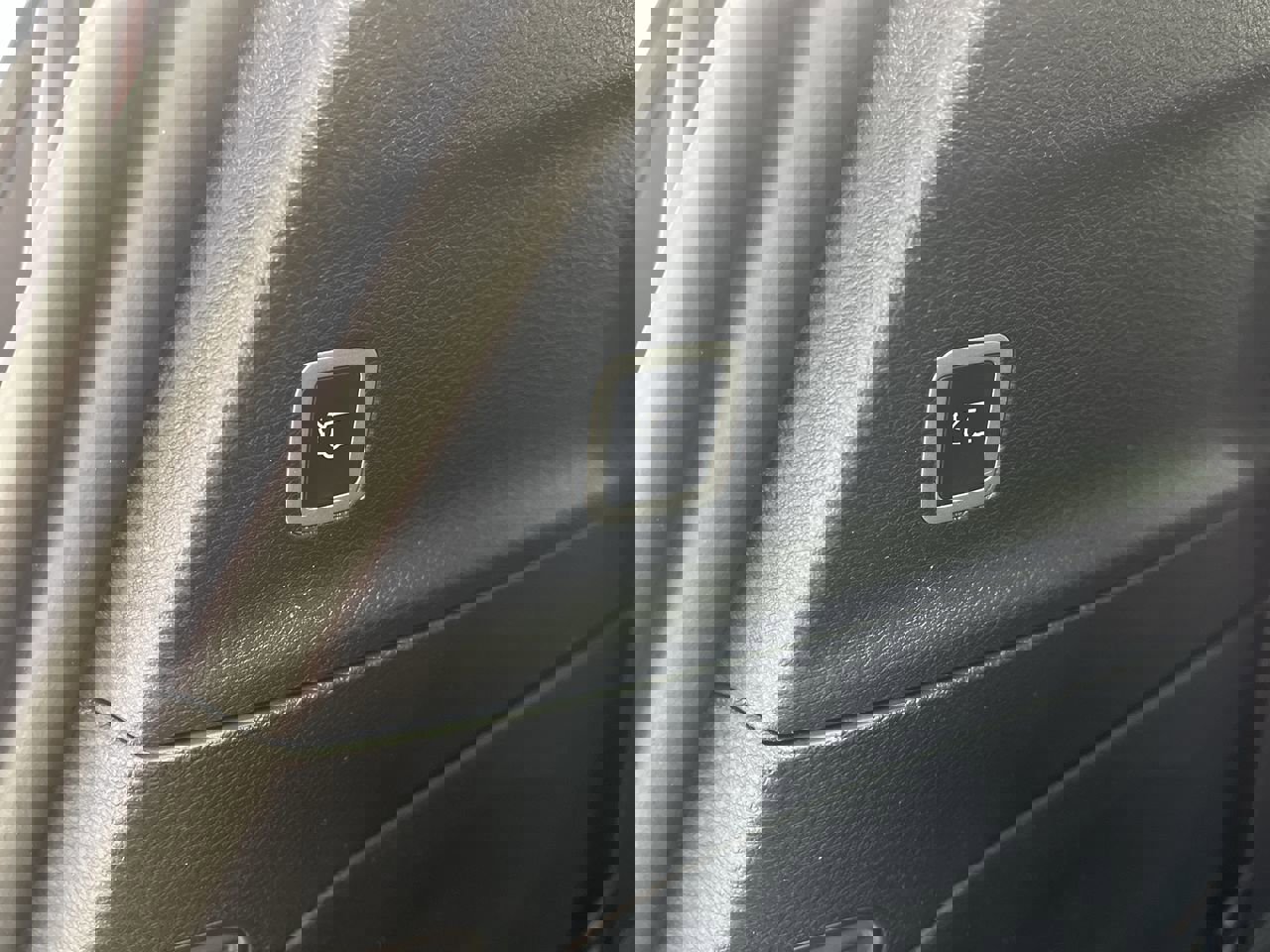 Used 2025 Chrysler Pacifica Select image 30