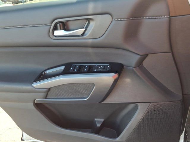 Used 2025 Nissan Pathfinder SL w/ SL Premium Package image 23