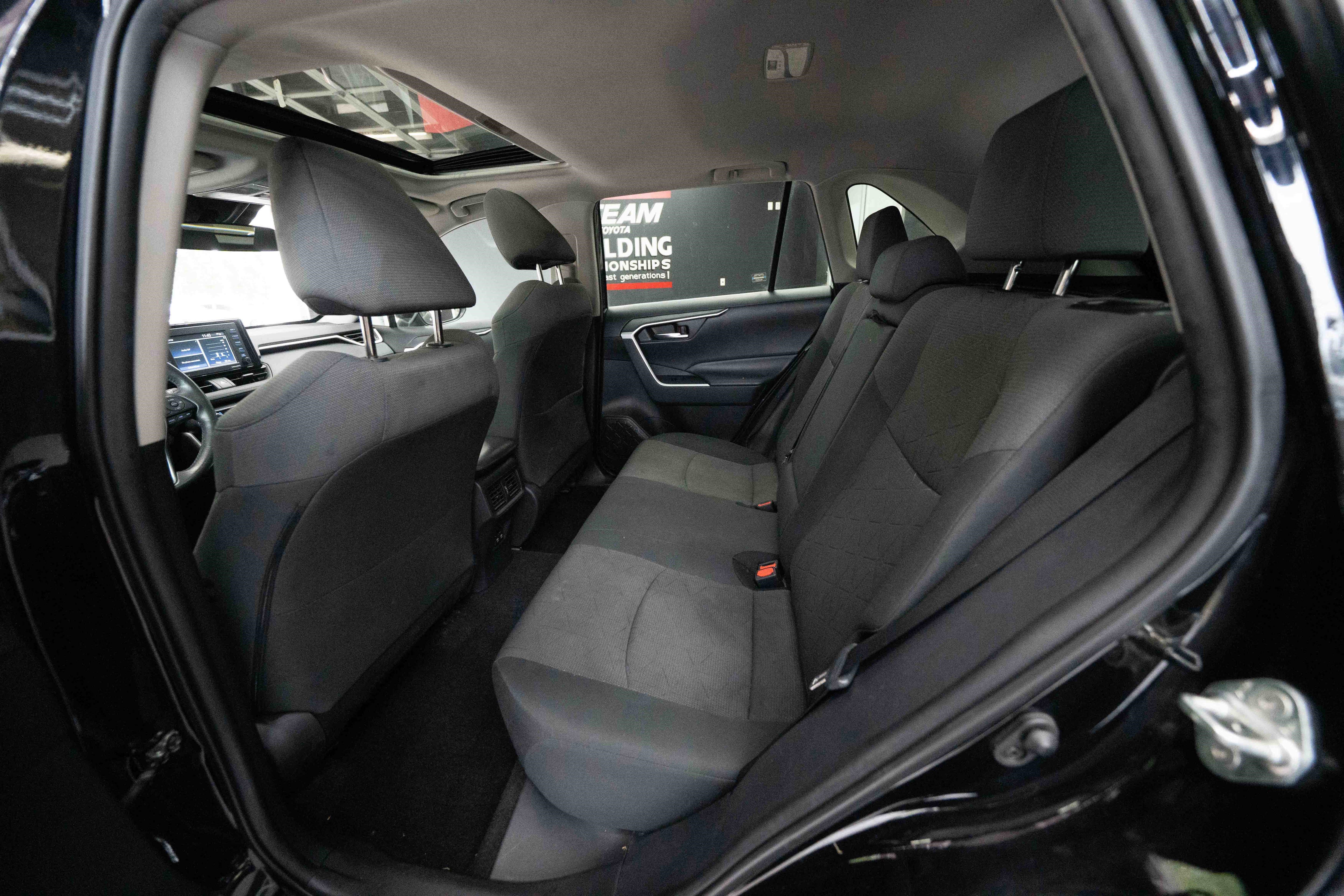Used 2020 Toyota RAV4 XLE w/ Convenience Package AWD/4WD image 23