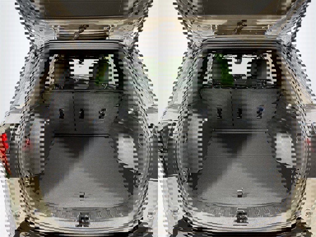 New 2026 GMC Terrain AT4 w/ Convenience Package III image 20