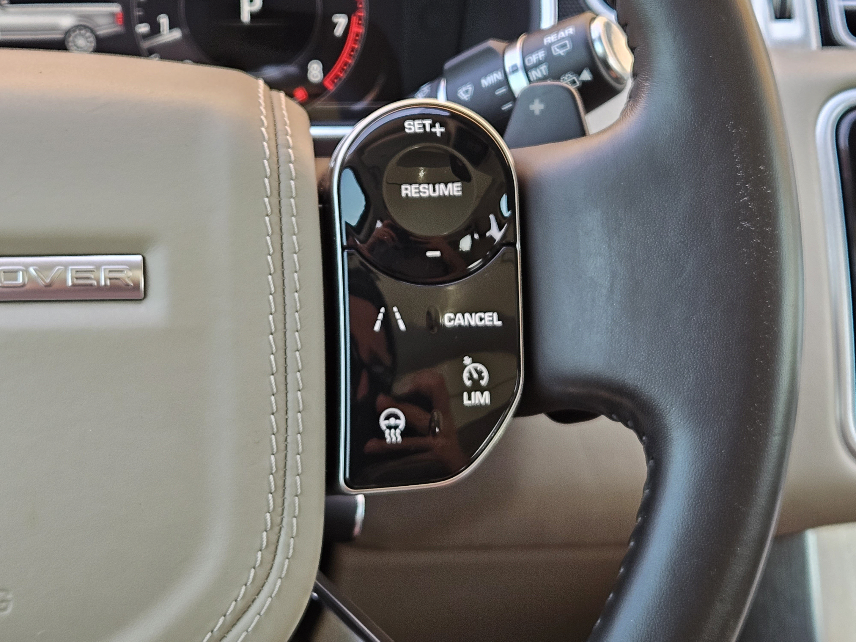 Used 2018 Land Rover Range Rover HSE AWD/4WD image 30