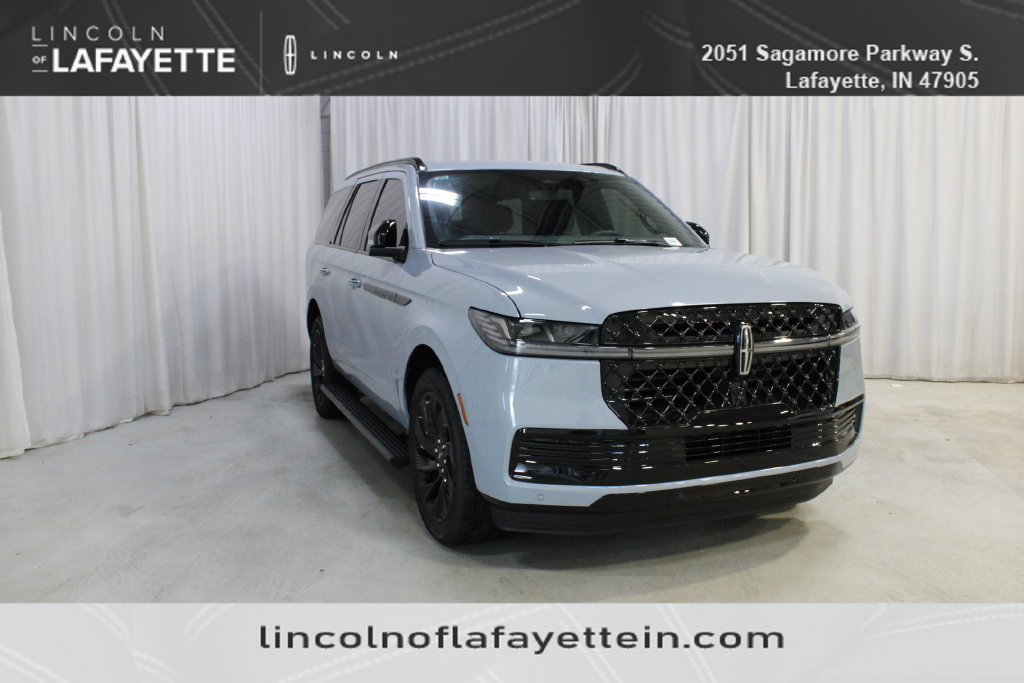 New 2027 Lincoln Navigator Reserve w/ Jet Appearance Package AWD/4WD image 1