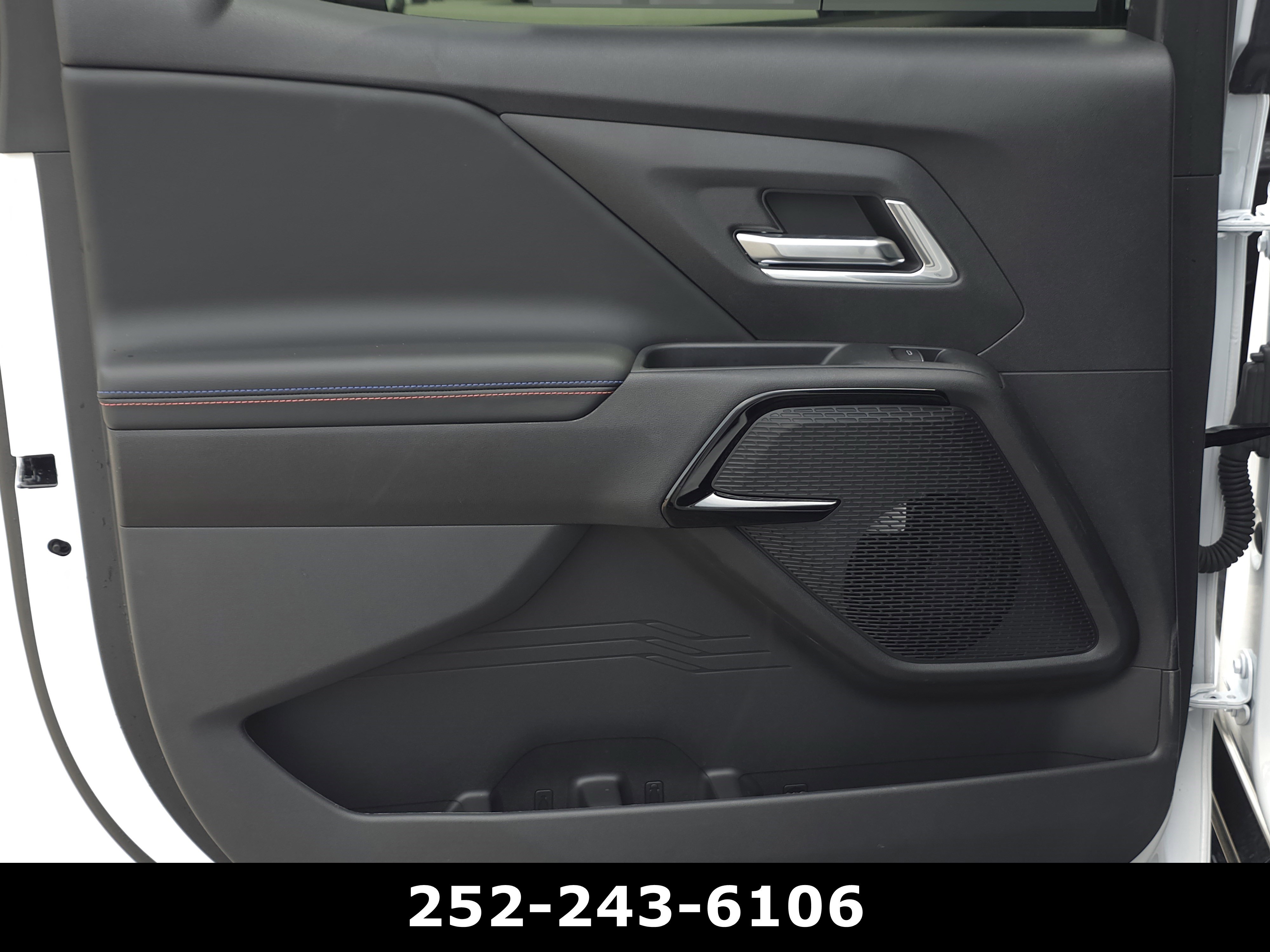 Used 2025 Chevrolet Silverado EV RST AWD/4WD image 33