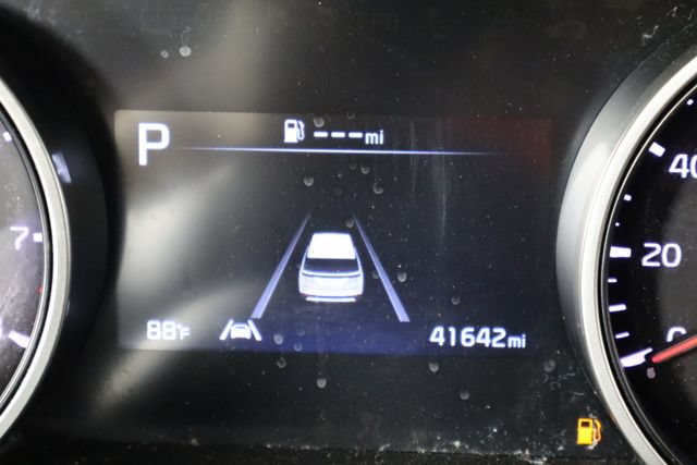 Used 2023 Kia Carnival LX FWD image 38