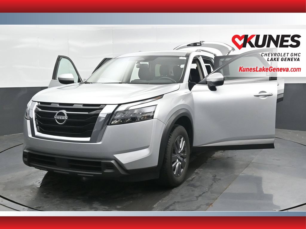 Used 2025 Nissan Pathfinder SV FWD image 47