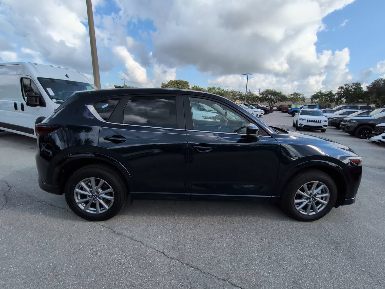 Used 2025 MAZDA CX-5 AWD 2.5 S w/ Preferred Package image 4