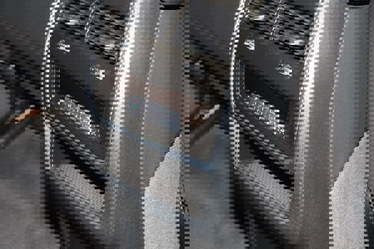 Used 2024 BMW X6 xDrive40i w/ Premium Package image 58